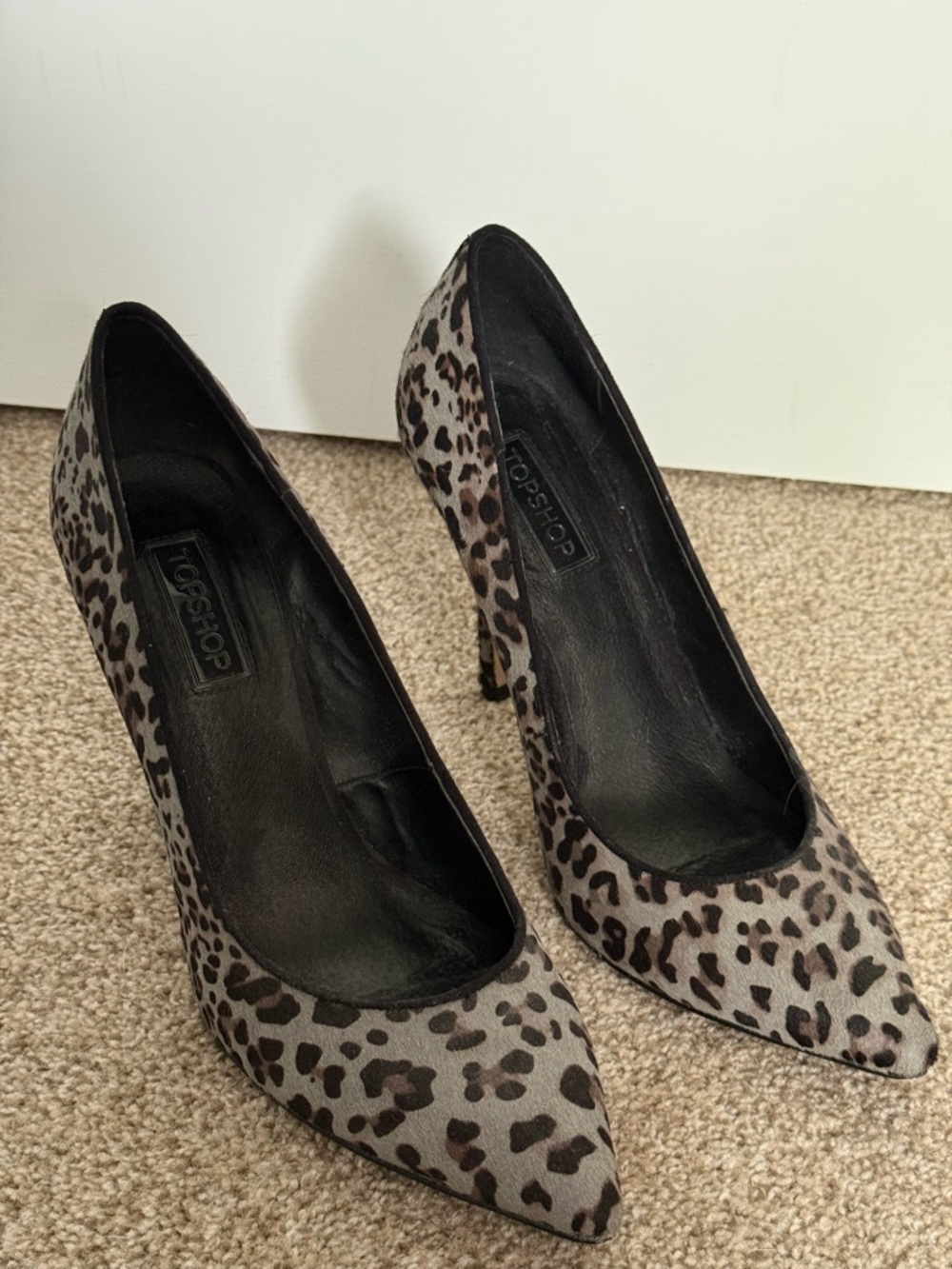 Topshop Leopard Print Pointed Toe Pumps - Gray and Black
